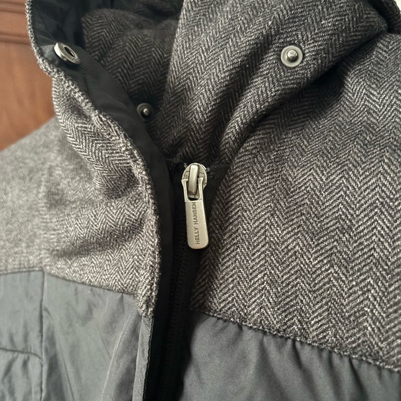 Helly Hansen “Astra Herringbone” Black and Gray Layering Puffer Jacket - Picture 4 of 10
